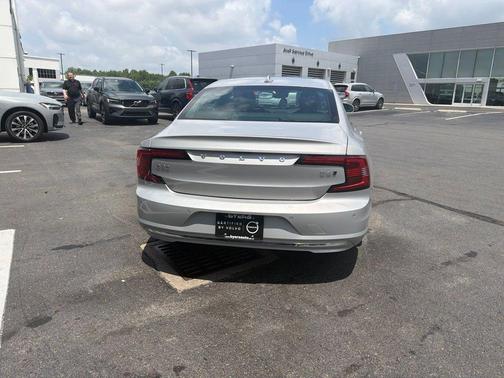 Silver Dawn Metallic 2023 Volvo S90 B6 Plus