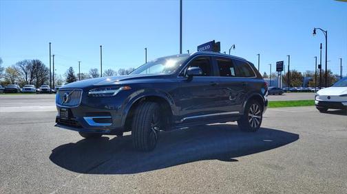 2024 Volvo XC90 B5 Plus