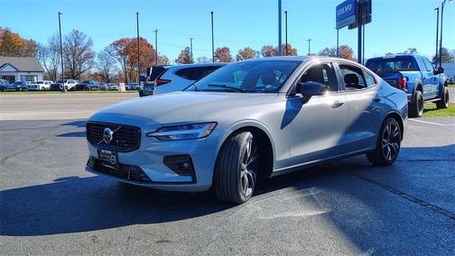 2025 Volvo S60 B5 Core