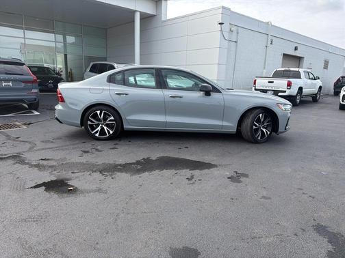 2025 Volvo S60 B5 Core