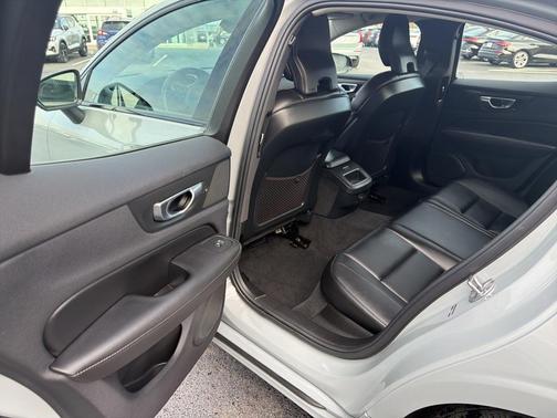 2025 Volvo S60 B5 Core