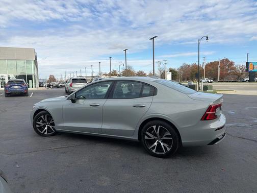 2025 Volvo S60 B5 Core