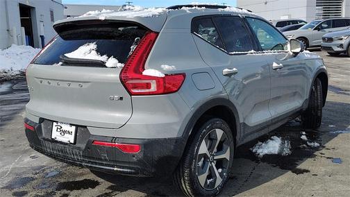 2026 Volvo XC40 B5 Plus