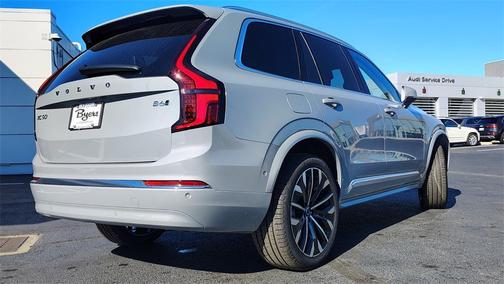 2026 Volvo XC90 B6 Plus 7-Seater