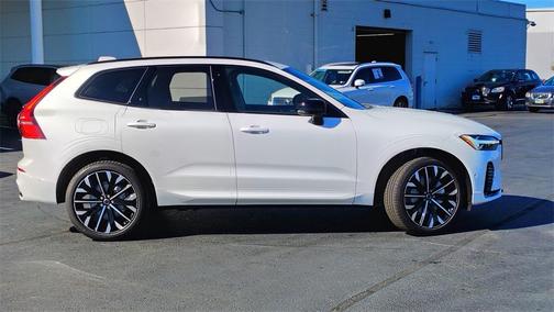 2026 Volvo XC60 B5 Ultra