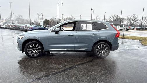 2023 Volvo XC60 B5 Plus Bright Theme