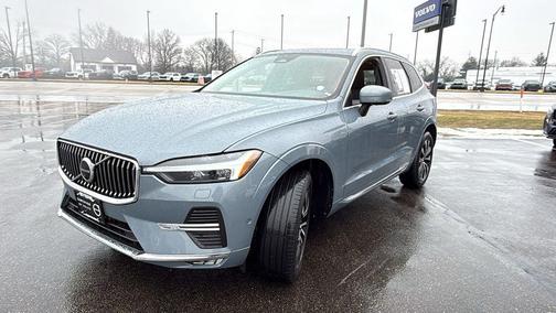 2023 Volvo XC60 B5 Plus Bright Theme