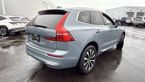 2023 Volvo XC60 B5 Plus Bright Theme