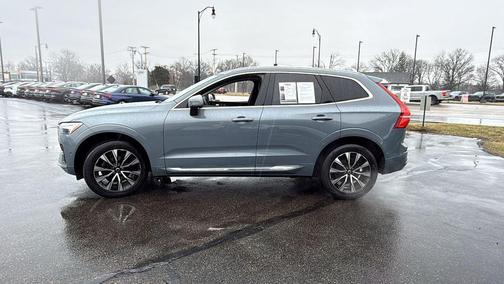2023 Volvo XC60 B5 Plus Bright Theme
