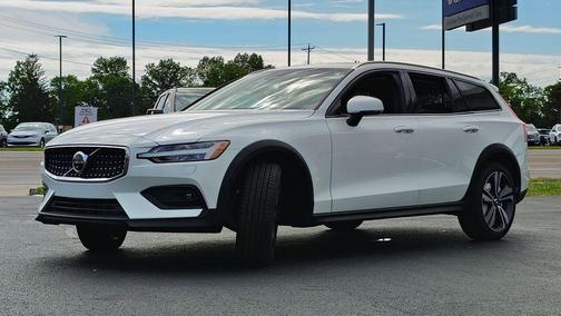 2026 Volvo V60 Cross Country B5 Plus