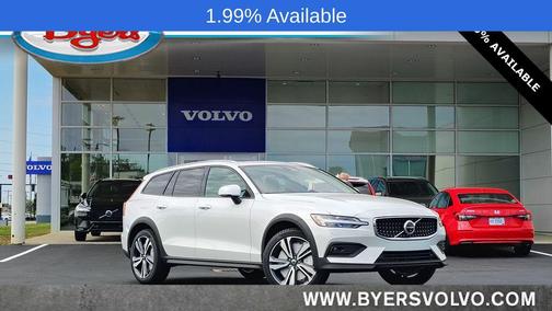 Crystal White Pearl 2026 Volvo V60 Cross Country B5 Plus