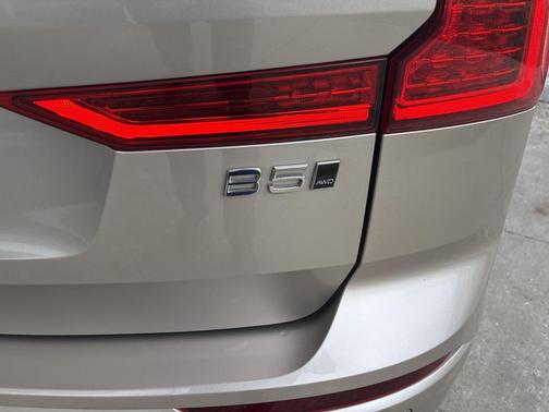 2023 Volvo XC60 B5 Core
