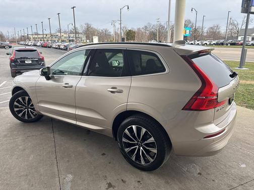 2023 Volvo XC60 B5 Core