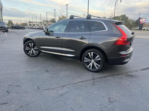 2022 Volvo XC60 B5 Inscription