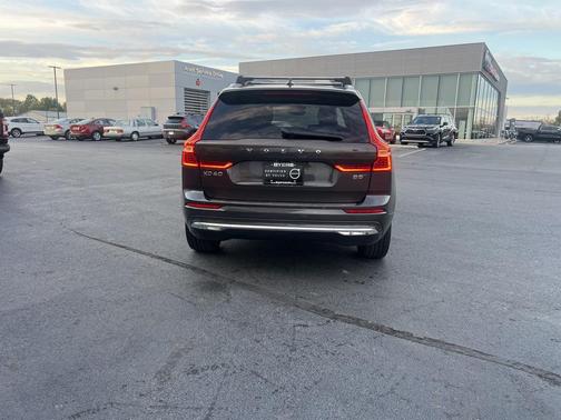 2022 Volvo XC60 B5 Inscription