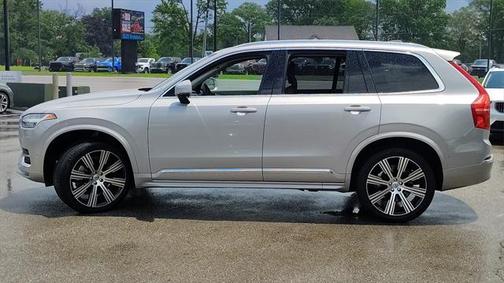 2024 Volvo XC90 B5 Plus