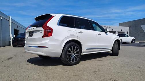 2024 Volvo XC90 B5 Plus