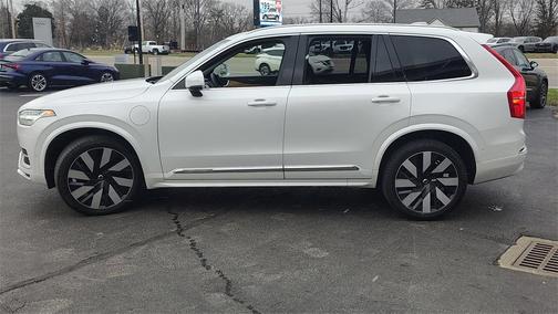 2024 Volvo XC90 Recharge Plug-In Hybrid T8 Plus Bright Theme 7 Passenger