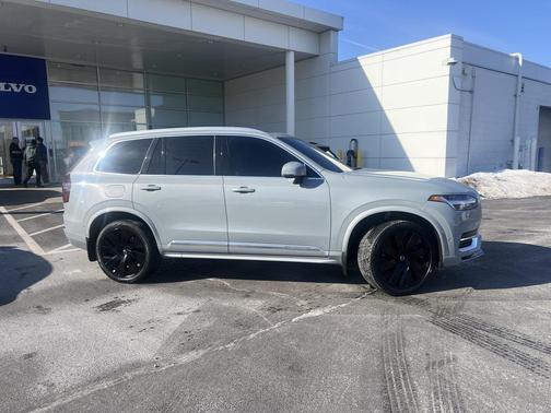 2024 Volvo XC90 Recharge Plug-In Hybrid Ultimate