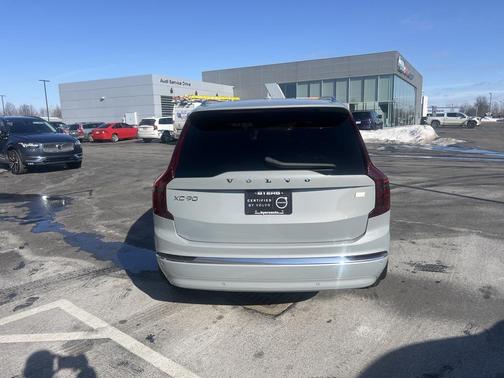 2024 Volvo XC90 Recharge Plug-In Hybrid Ultimate