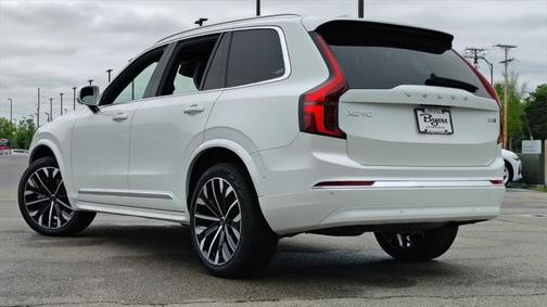 2025 Volvo XC90 B5 Plus