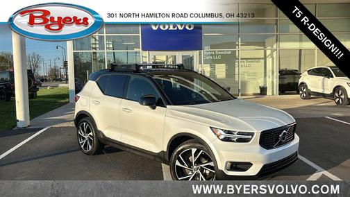 Crystal White Metallic 2021 Volvo XC40 T5 R-Design
