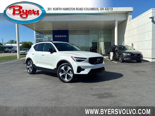 Crystal White 2026 Volvo XC40 B5 Plus