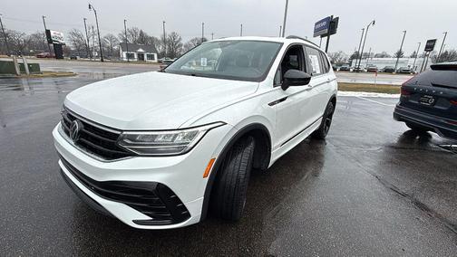 2023 Volkswagen Tiguan 2.0T SE R-Line Black 4MOTION