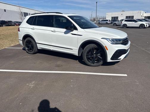 2023 Volkswagen Tiguan 2.0T SE R-Line Black 4MOTION