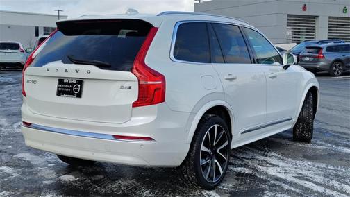 2024 Volvo XC90 B6 Plus Bright Theme