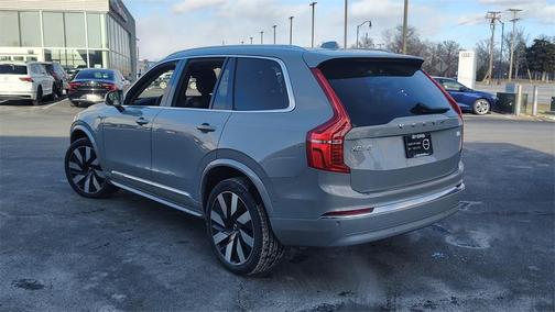 2024 Volvo XC90 Recharge Plug-In Hybrid T8 Plus Bright Theme 7 Passenger