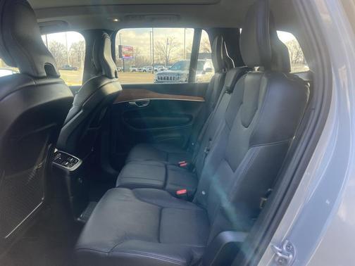 2024 Volvo XC90 Recharge Plug-In Hybrid T8 Plus Bright Theme 7 Passenger