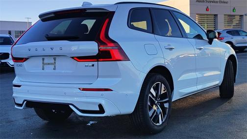 2026 Volvo XC60 B5 Plus