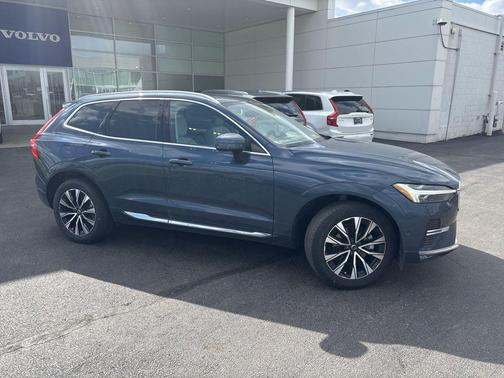 2023 Volvo XC60 B5 Plus Bright Theme