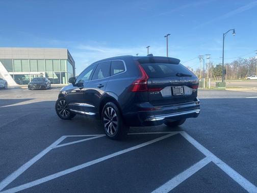 2023 Volvo XC60 B5 Plus Bright Theme