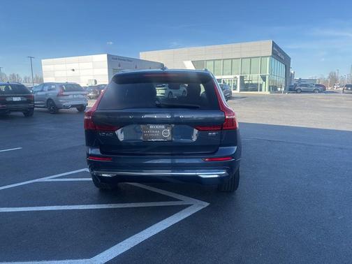 2023 Volvo XC60 B5 Plus Bright Theme