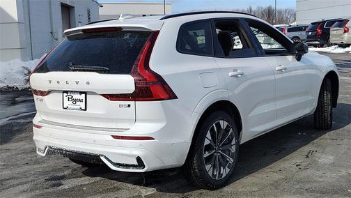 2026 Volvo XC60 B5 Plus