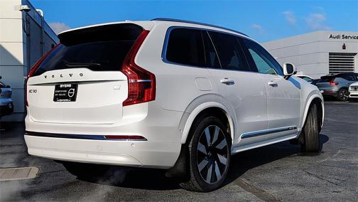 2024 Volvo XC90 Recharge Plug-In Hybrid T8 Plus Bright Theme 7 Passenger