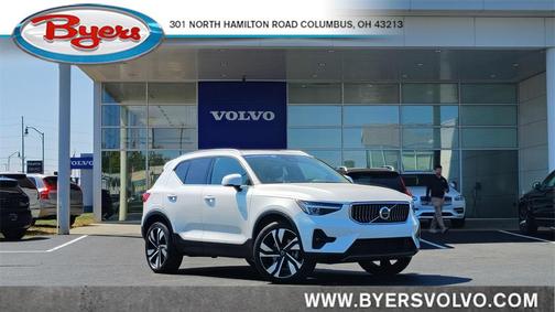 2025 Volvo XC40 B5 Plus Bright Theme