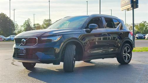 2025 Volvo XC40 B5 Core