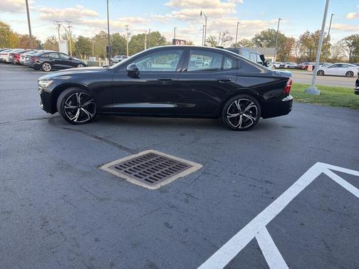 2023 Volvo S60 B5 Core Dark Theme