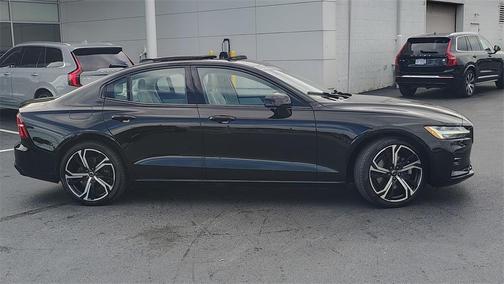 2023 Volvo S60 B5 Core Dark Theme