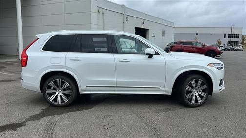 2025 Volvo XC90 Plug-In Hybrid T8 Plus
