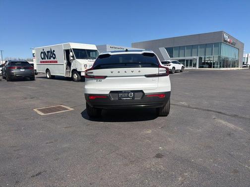 Crystal White 2023 Volvo C40 Recharge Pure Electric Twin Plus