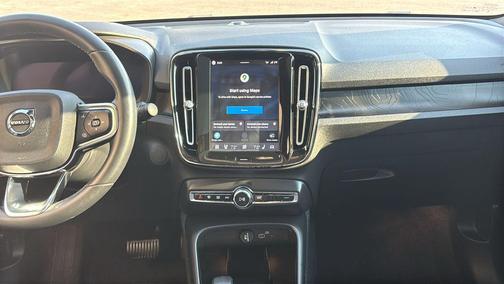 Crystal White 2023 Volvo C40 Recharge Pure Electric Twin Plus