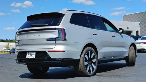 2025 Volvo EX90 Twin Motor Plus