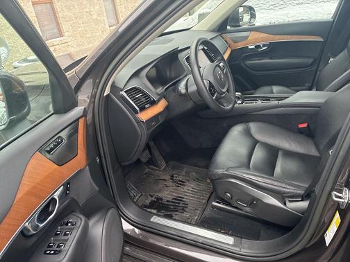 2023 Volvo XC90 B6 Plus 7-Seater