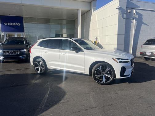 2024 Volvo XC60 Recharge Plug-In Hybrid Ultimate