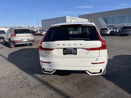 2024 Volvo XC60 Recharge Plug-In Hybrid Ultimate