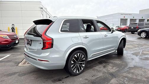 2025 Volvo XC90 B5 Plus